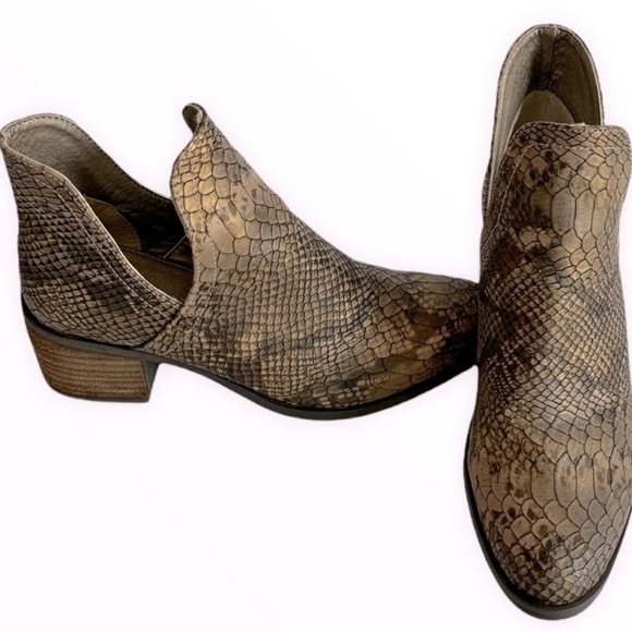 Non Stop Exotic Ankle Boots Sz 6.5 - Picture 5 of 9